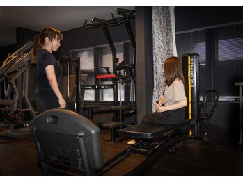 ハッピーコアスマイル(Happy Core Smile)の写真/ジム初心者歓迎!専門家のケア×パ－ソナルで無理なく続く「一生モノの動ける身体へ」