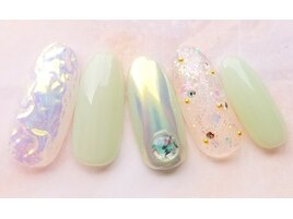 キラキラニュアンスネイル