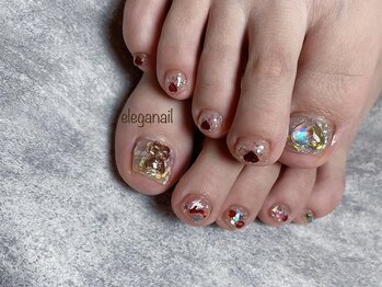 親指*大きめパーツネイル