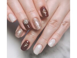 シンプルデザインネイル　5000円