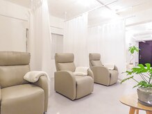 ユヅメ 銀座店(YUZUME)の雰囲気（まつ毛、眉のメニューは仕切られたプライベート空間で♪）