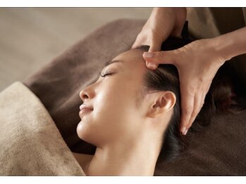 ガジュマルの写真/【リフトアップへ導く】極上の頭皮ケアで睡眠不足・眼精疲労解消！お顔のたるみ・シワにも徹底アプローチ♪