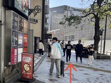 ベル 渋谷(Belle)/道玄坂通を左にして進みます。