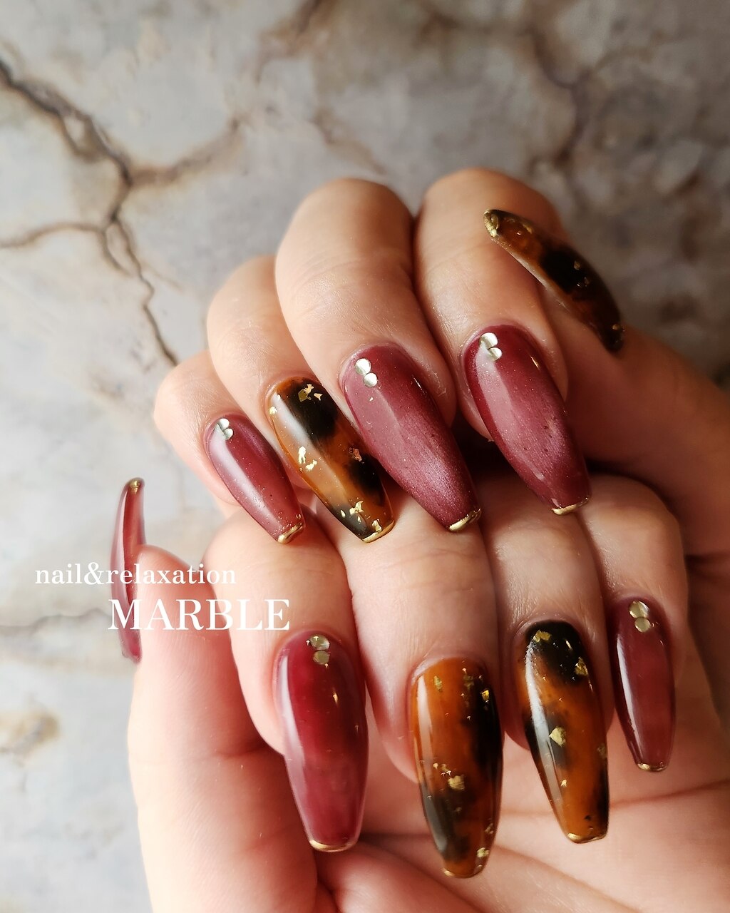 2026年冬トレンド】べっ甲 ボルドー ハンドのネイルデザイン集｜人気順