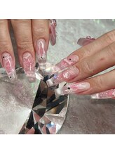 トゥインクリー(Twinkly)/アレンジチークネイル