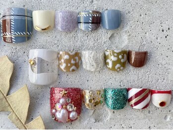 フリークネイル(FREAK Nail)の写真/【ニュアンスクリスマスFOOT*13500円】キラキラクリスマスデザイン多数☆ハンドができない方に大人気♪