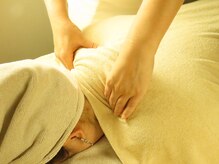 お客様のお疲れている箇所に合わせてオーダーメイドで施術します