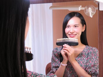 銀座deホワイトニング　/【STEP1】歯のお色味チェック