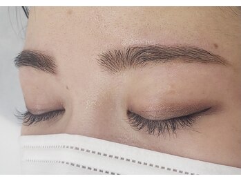 スラッシュフレーバー(/flavor)/トリートメントで元気なまつ毛に