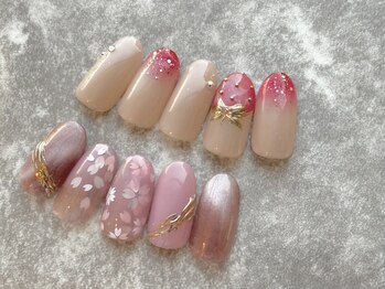 ネイルサロンリュクス (nailsalon Luxe)の写真/オートクチュールなデザインが大人女性をワクワクさせる。うっとりするお手元と行き届いた接客でLuxeの虜に