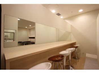 スワロウテイル(Swallowtail)/メイク直しブースも完備