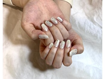 リッカ(Ricca)/雪みたいなキラキラミラーネイル