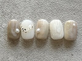 ホワイトベージュ　ニュアンス