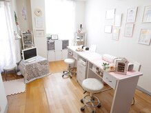 ネイルサロン アンク 芦屋(Ankh)の雰囲気（白×ピンクを基調としたカワイイ店内）