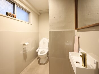クサラ ハーン 堺筋本町店/◇ゆったりとしたトイレ空間◇
