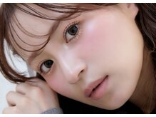 サロン ド ラリュール(Salon de L'Allure)の雰囲気(1人1人のご希望に合わせての目元に。)