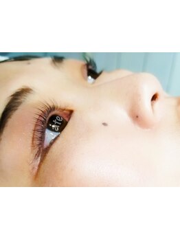 ナチュラル上品な目元にしたい