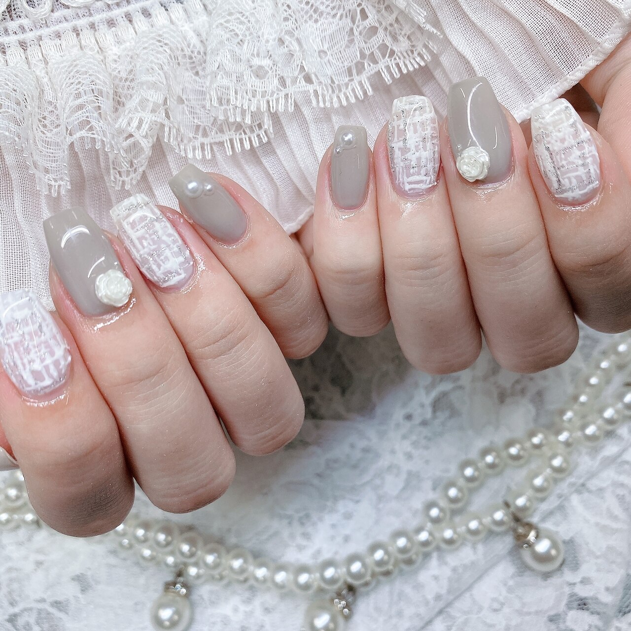 2026年春トレンド】シルバー ツイードのネイルデザイン集｜人気順｜2