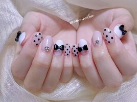 水玉黒リボンネイル