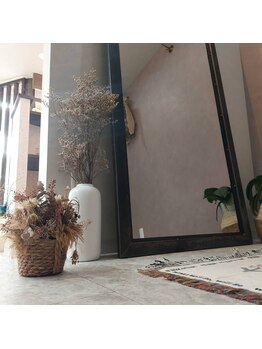 ザショウ(THE SHOW)/姉妹店の美容室【THE raccoon】