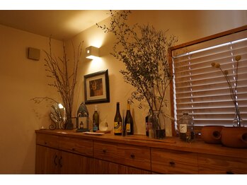 小顔・ドライヘッドスパ専門店 隠れ家cuco【クコ】/内観の様子(入口の様子)