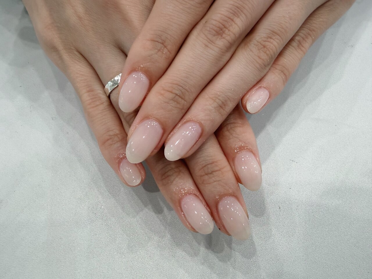 2026年春トレンド】ホワイト ワンカラー ハンドのネイルデザイン集