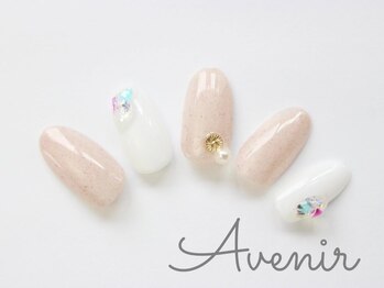 アヴィニール 表参道(Avenir)/
