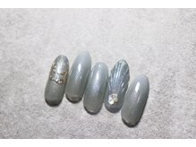 派手すぎない。上品な大人ネイルデザイン♪