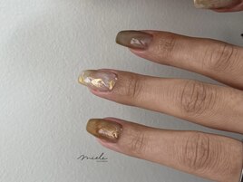 ブラウンゴールド淡色ニュアンス