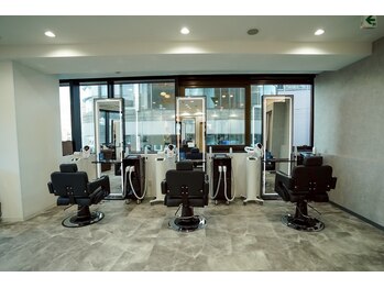 ミダシー 新宿本店/マンツーマン施術であんしん!