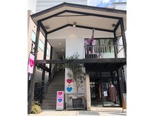 ネイルスタジオ マルア 高崎店(Nail Studio Malua...)の雰囲気（OPAすぐ！店舗は2階です。ピンク のハートの看板が目印です！）