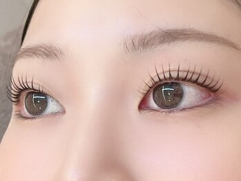 ドレアイ(DOREE eye)の写真/【パリジェンヌ】根元からググッと立ち上げビューラーいらず◎自まつげを最大限に活かした印象的な目元♪