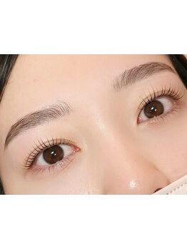 ナチュラル上品な目元にしたい