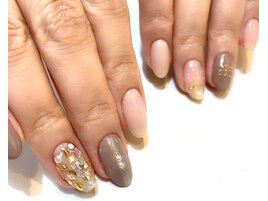 キラキラ埋め尽くしネイル