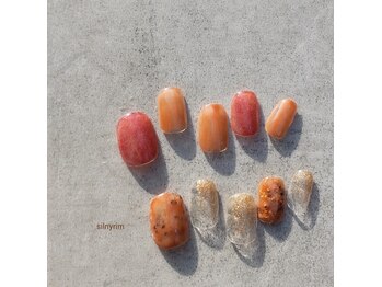 シルニー リム(Silny rim)/アシンメトリーニュアンスネイル