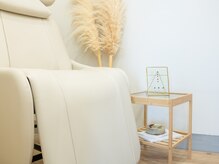 ヒント アイ(hint eye)の雰囲気（半個室の施術スペースでゆっくりお寛ぎください）