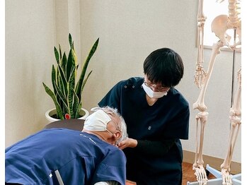 エフアールアイ(f.r.i)/首の施術