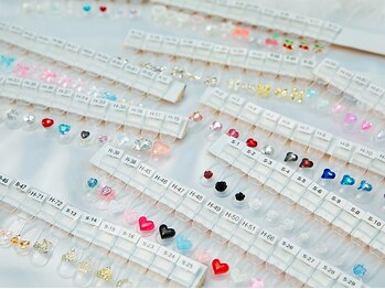 ロミィ ムーン ネイル(Romy moon nail)の写真/【デザイン豊富】統一感のある落ち着いた空間でリラックスしながら自分にピッタリのデザインを指先へ♪