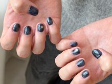 ワンアンドオンリー(One&Only)/深めブルーニュアンスネイル