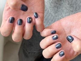 深めブルーニュアンスネイル