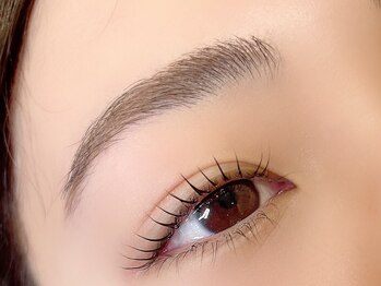 リスタ(Resta)の写真/ナチュラル～ぱっちり華やかまで、お顔のバランスや雰囲気に合わせてお似合いのデザインをご提案♪