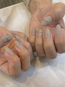 クレイン(Crane)/大人の上品ネイル!