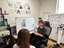 結 もんもん整体院の雰囲気(AI+体内分析により痛みの解消と将来のお身体をカウンセリング♪)