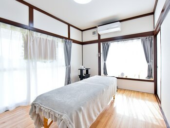 アールアイ(R-i)/まつげスペース