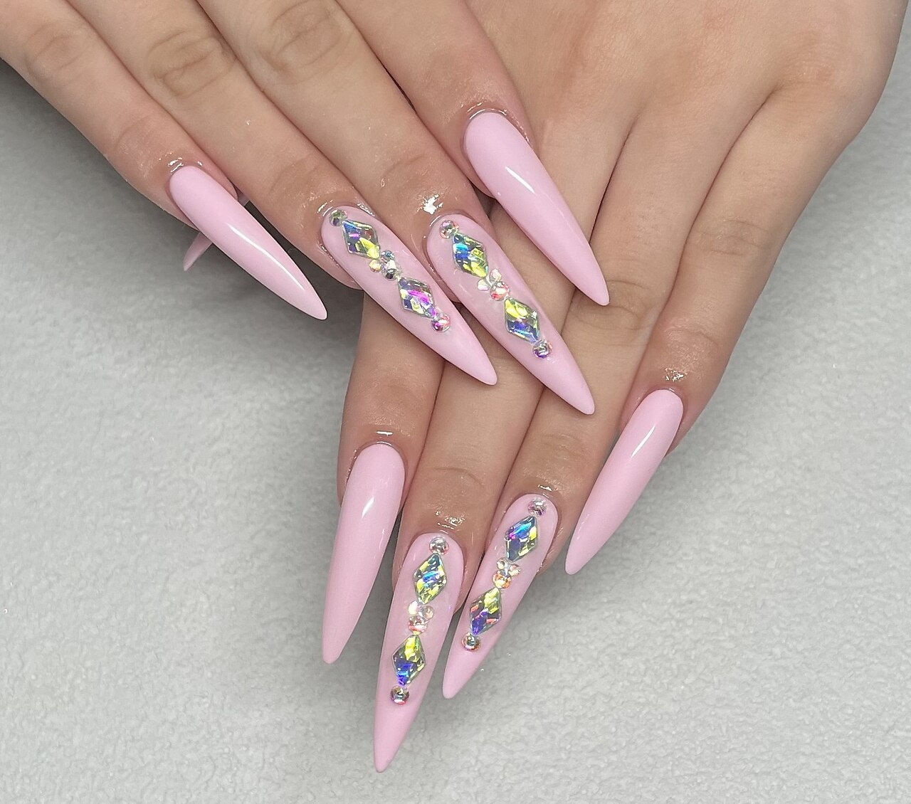 2026年冬トレンド】スワロフスキーのネイルデザイン集｜人気順｜3