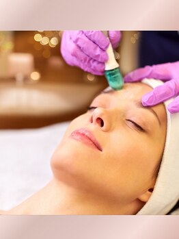 ロイヤルフラッシュ(ROYAL FLASH)の写真/気になる毛穴を速攻ケア！透明感あふれる美肌へ導きます♪【毛穴洗浄☆小鼻の黒ずみ撃退!!￥4980】