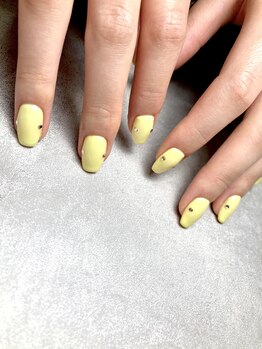 ラキネイル(LAKI Nail)/パキっとイエローカラーネイル
