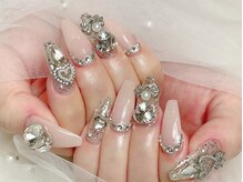 エール アンド ガレンド(ailse&Guarendo)/ハート×ビジューネイル