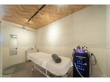 あるある整骨院アンドビューティー/プライベート空間で筋膜リリース
