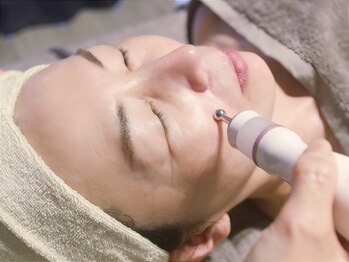 藍の写真/ピーリング×プラズマ施術で、毛穴/ざらつき/肌荒れ/くすみ/ニキビケア等効果◎結果にこだわり続けるサロン